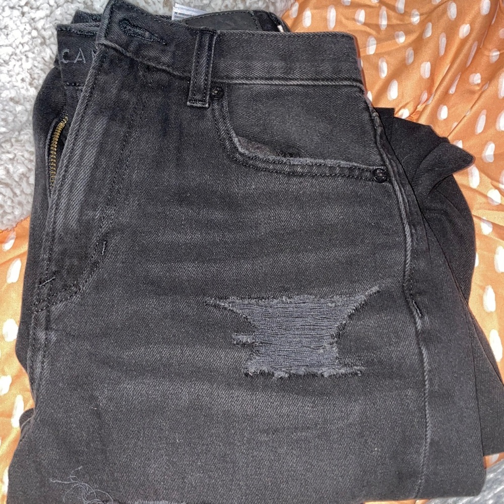 American Eagle Relaxed Mom Jeans